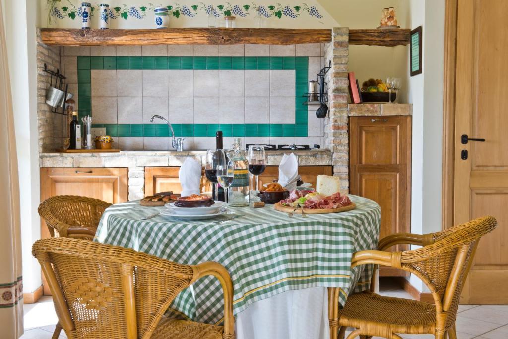 Agriturismo Valle Siriaca Castelnuovo Di Porto Exteriör bild